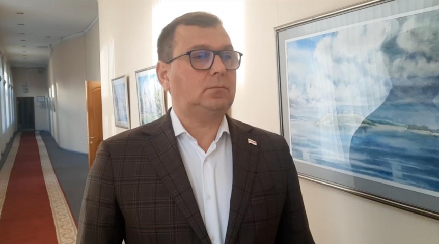 Автоновости Депутат ОГС Сахань объяснил свою инициативу по вывозу бесхозных машин с улиц Омска