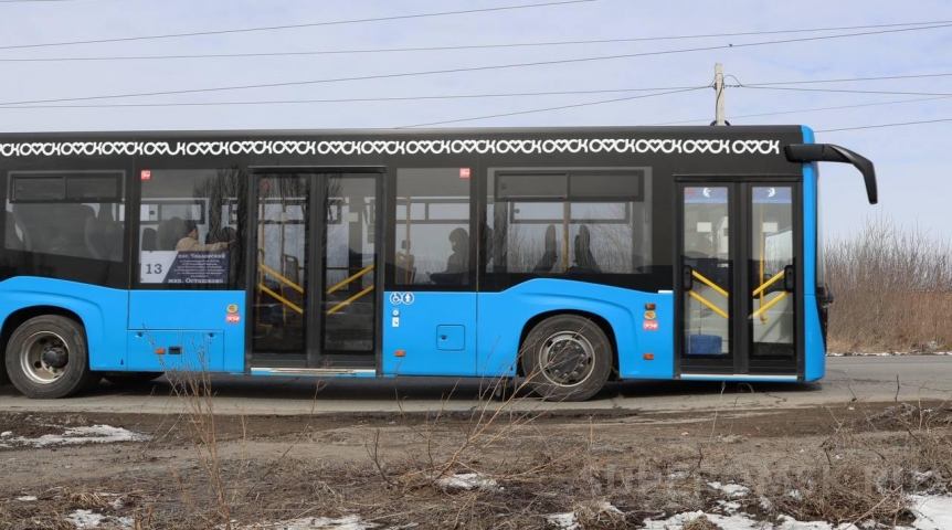 Общество В Омске провалилась дорога, по которой ездят автобусы