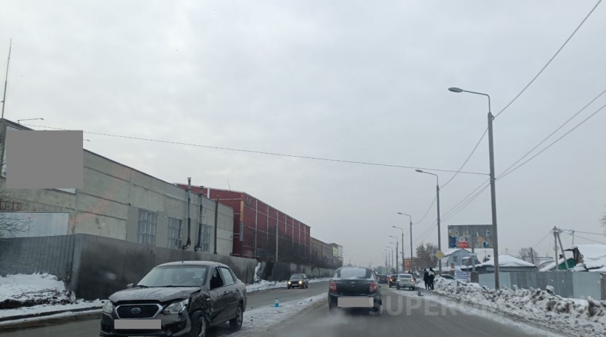 Происшествия в Омске На Красноярском тракте в Омске расхлестались автомобили