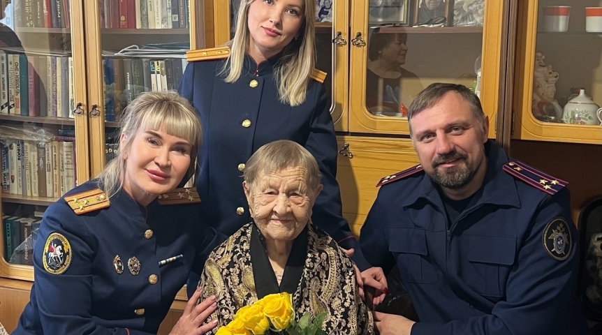 Старейшую жительницу Омска поздравили со 107-летием