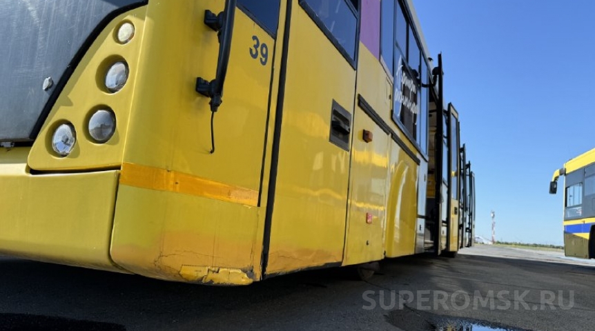Бизнес-новости Сезонные самолеты обернулись Омскому аэропорту в 30 миллионов рублей