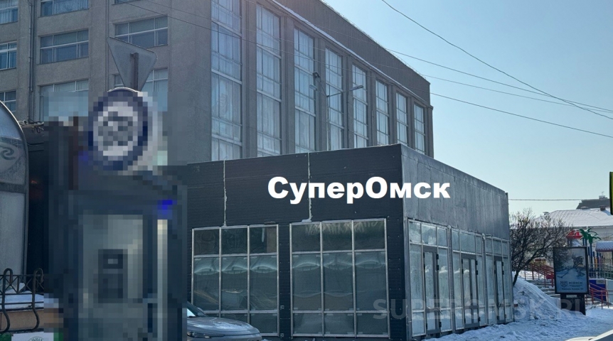 Из центра Омска после недовольства Хоценко убрали павильон Из центра Омска после недовольства Хоценко убрали павильон