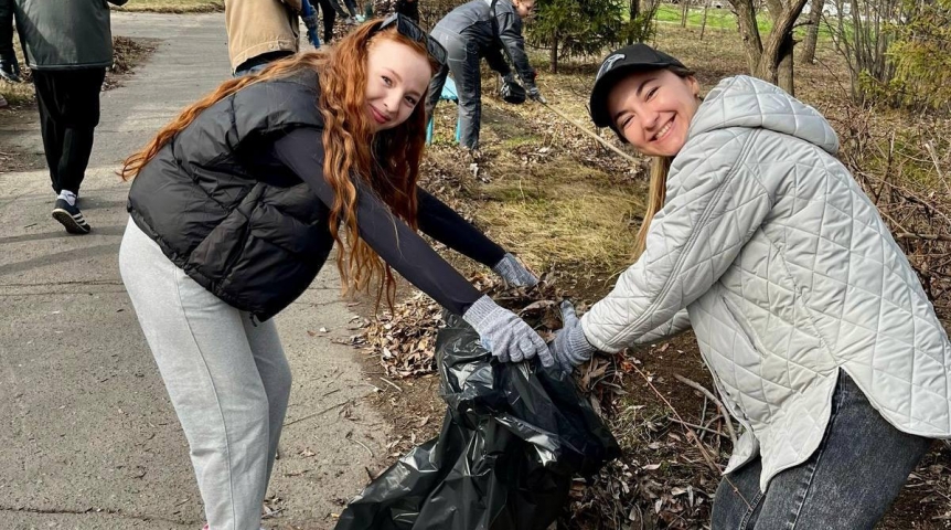 Работники завода «Омский каучук» приняли участие в общегородском субботнике Работники завода «Омский каучук» приняли участие в общегородском субботнике