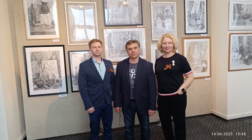 Общество Юные омичи показали «Симфонию цвета»