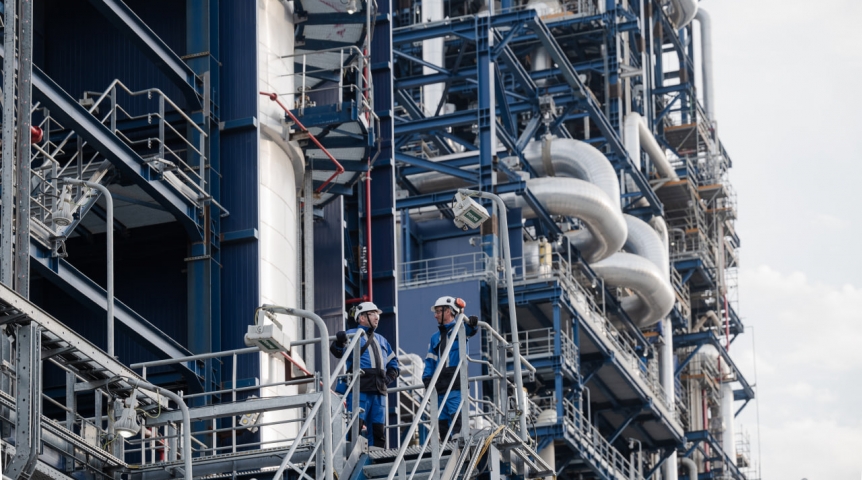 Промышленность Совершенствование технологий на «Газпром нефти» позволило нарастить объемы нефтепереработки