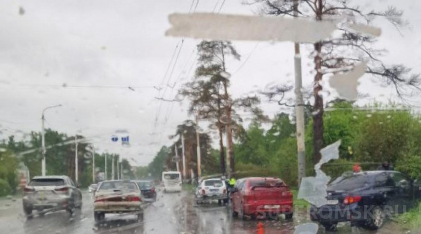 Автоновости Утреннее ДТП в Омске привело к госпитализации