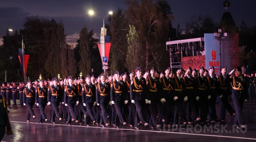 Потерявшая туфлю во время марша сильная омичка-курсантка прокомментировала форс-мажор Потерявшая туфлю во время марша сильная омичка-курсантка прокомментировала форс-мажор