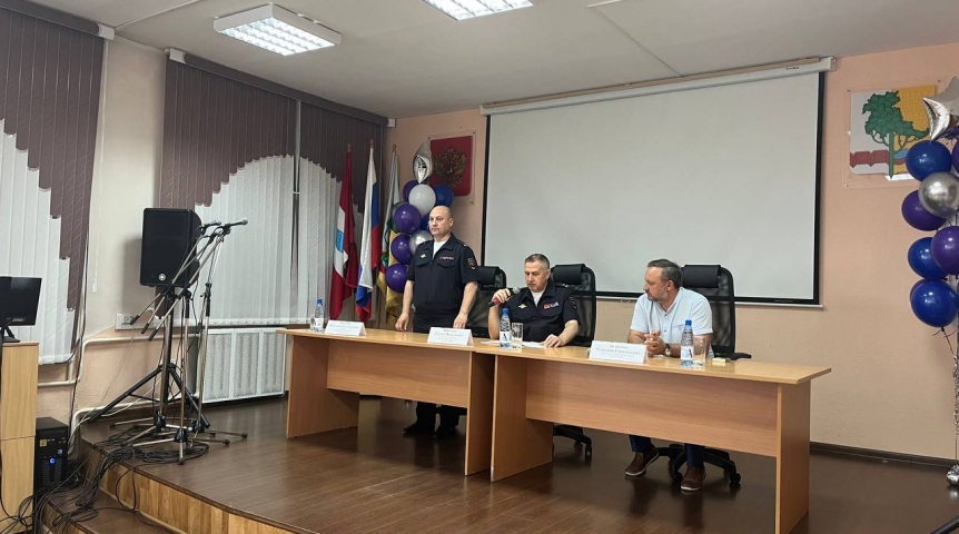 В Омском районе представили нового руководителя отдела полиции В Омском районе представили нового руководителя отдела полиции