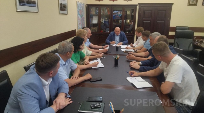 Власть Мэр Омска Шелест провел штаб по ликвидации последствий урагана