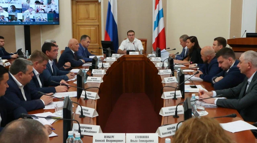 Власть Хоценко поставил задачу по ремонту дорог в Омской области