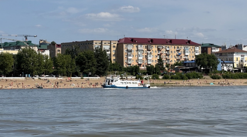 Водный маршрут из Омска в Большеречье закрыли из-за денег Водный маршрут из Омска в Большеречье закрыли из-за денег