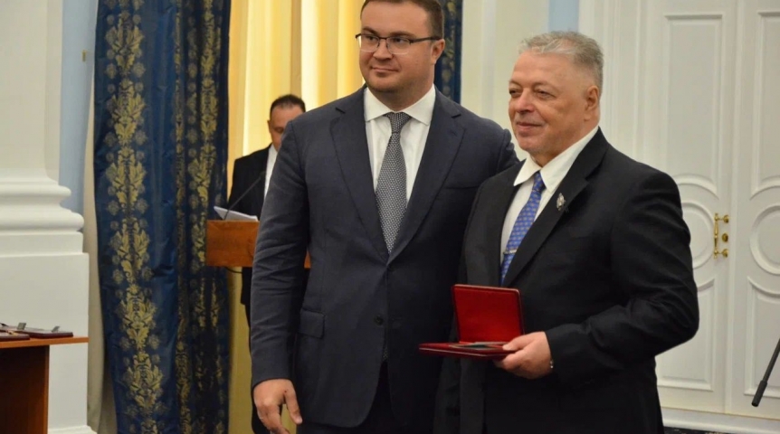 Наставнику президента омской Федерации ММА присвоили почетное звание Наставнику президента омской Федерации ММА присвоили почетное звание