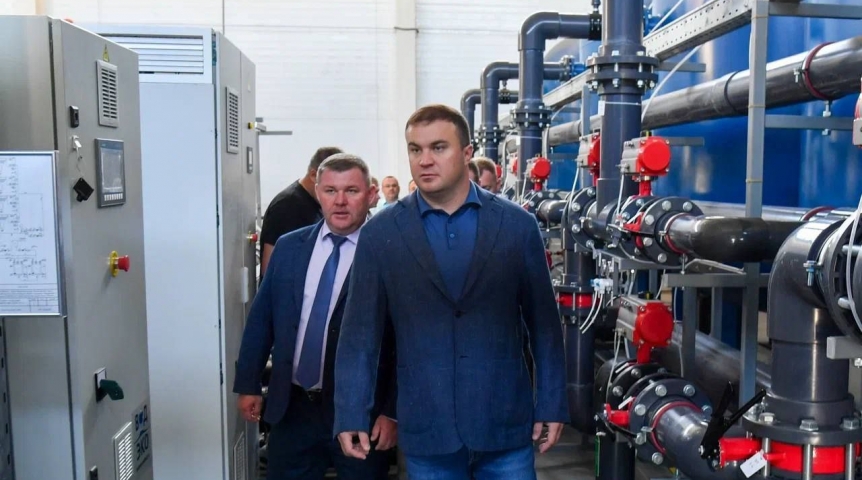 Власть Омский губернатор Хоценко работает в Черлакском районе