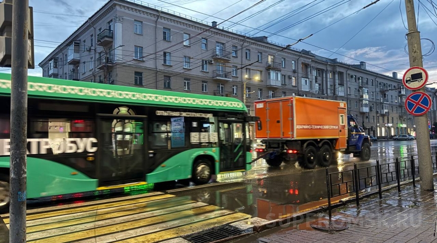 Общество Тестовый омский электробус заметили на буксире