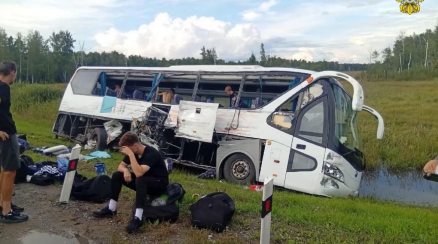 Попавшие в ДТП тюменские футболисты ехали на игру с омичами Попавшие в ДТП тюменские футболисты ехали на игру с омичами