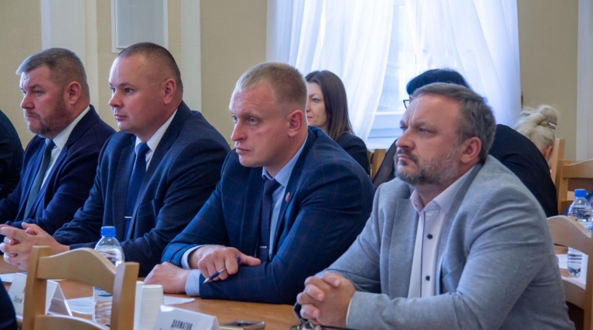 В ЗС приняли заявку Долматова по границам Омского района В ЗС приняли заявку Долматова по границам Омского района