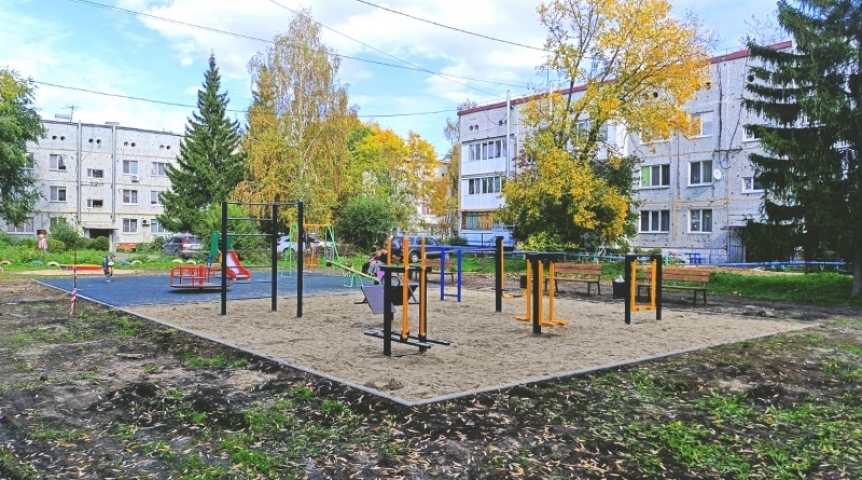 Важное В Омском районе продолжаются масштабные работы по благоустройству поселений