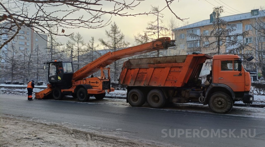 В Омске начали готовить полигоны для снега В Омске начали готовить полигоны для снега