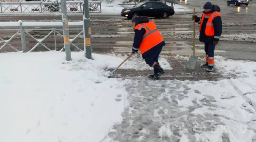 Город Мэр Омска Шелест отчитался о борьбе с мощным снегопадом