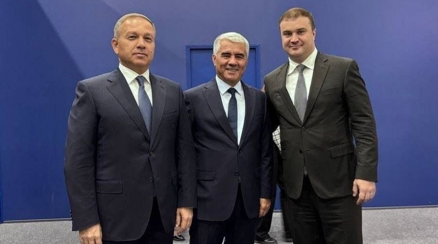 Власть Омский губернатор Хоценко участвует в переговорах на II Совете регионов России и Узбекистана