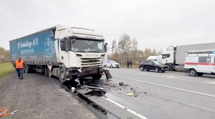 Общество Появились кадры с места гибели семьи в ДТП на трассе Тюмень – Омск
