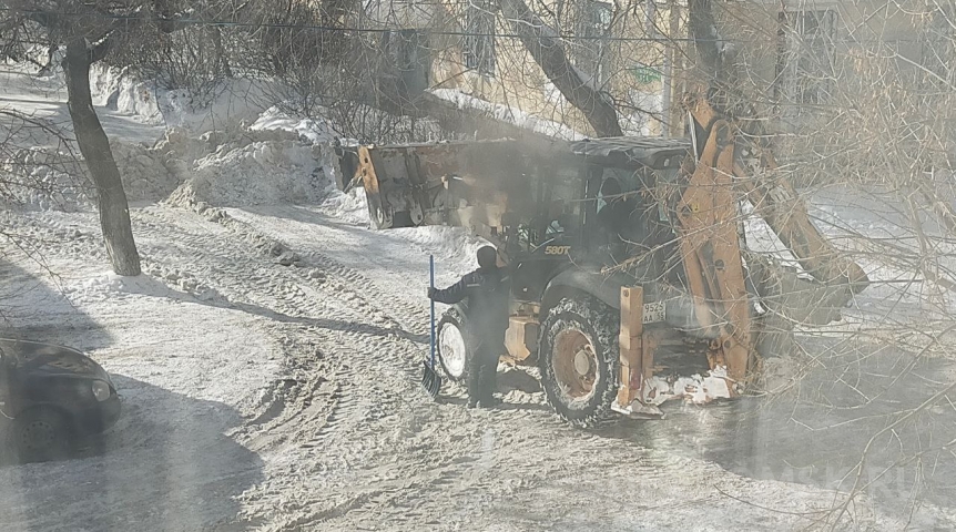 В Омском районе отчитались о борьбе с последствиями снегопада В Омском районе отчитались о борьбе с последствиями снегопада