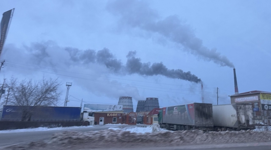 Очевидец сообщил о темном дыме с ТЭЦ-5 на Омск перед Новым годом