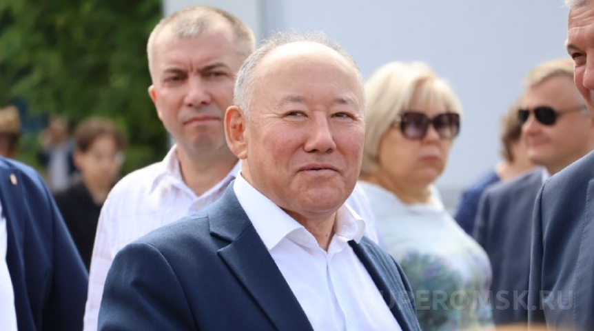 Пионер муниципальной реформы стал почетным гражданином Омской области Пионер муниципальной реформы стал почетным гражданином Омской области