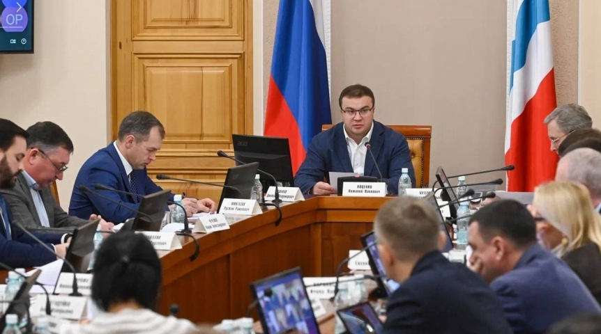 Власть Хоценко поставил задачу обеспечить «Пушкинскими картами» всех молодых омичей