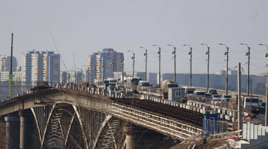 Общество Стало известно о развитии ситуации с работниками на мосту у Телецентра в Омске