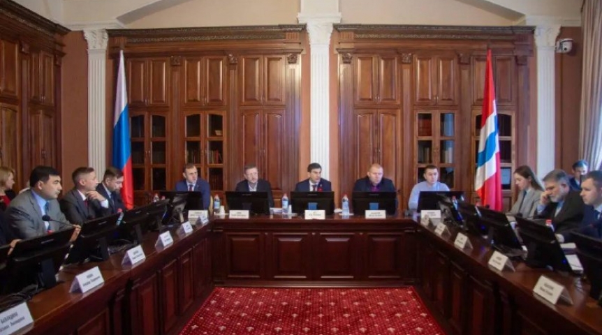 В Заксобрании обсудили поддержку омских многодетных семей В Заксобрании обсудили поддержку омских многодетных семей