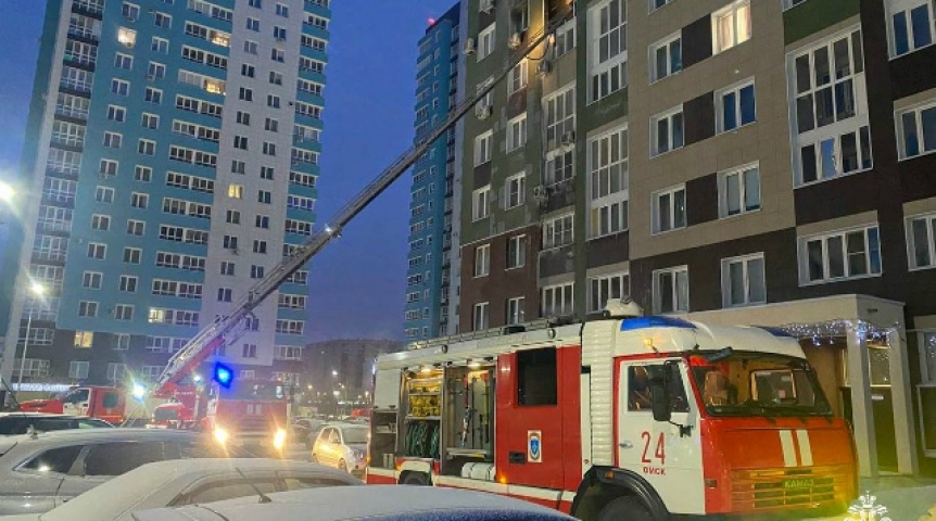 Происшествия в Омске Минздрав молчит: пострадавшая после пожара в омских Кузьминках скончалась