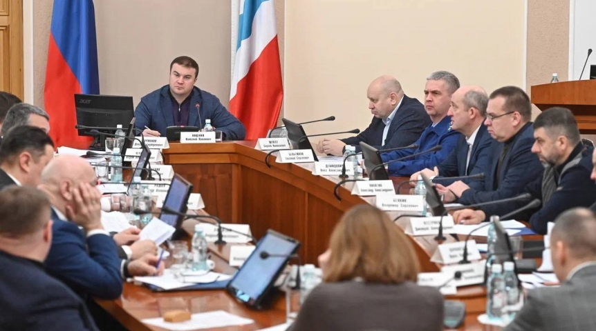 Власть Омский губернатор Хоценко провел штаб по координации капремонта объектов в регионе