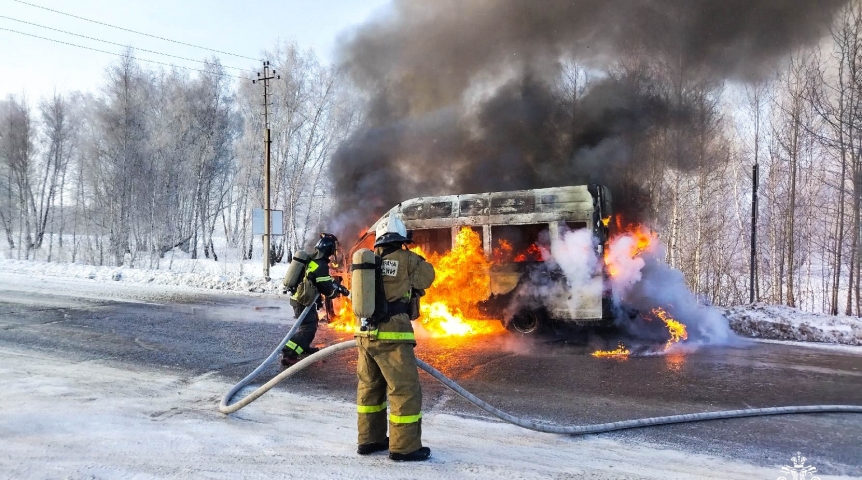 В пути по трассе под Омском сгорела «Газель» В пути по трассе под Омском сгорела «Газель»