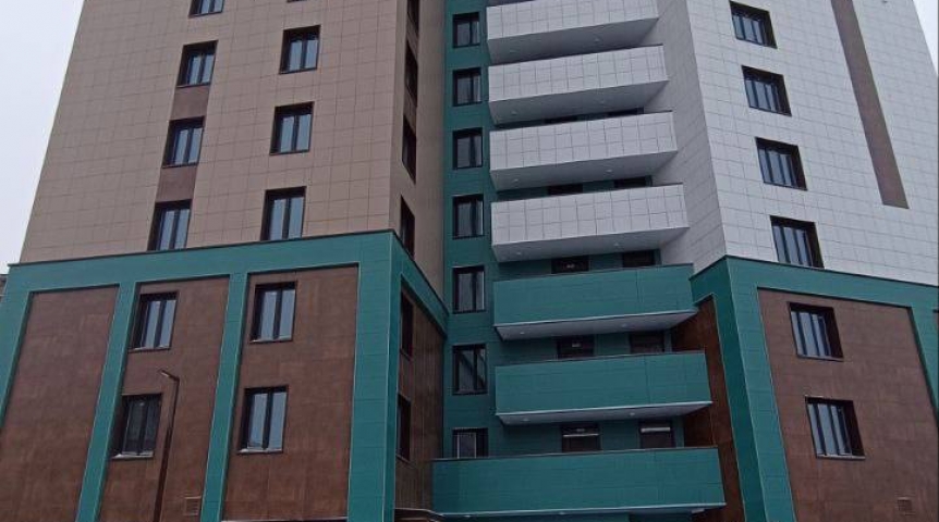 В Омске за сутки ввели три высотки на 500 квартир В Омске за сутки ввели три высотки на 500 квартир