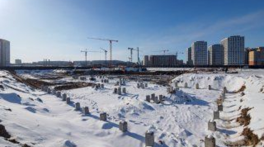 На Левобережье Омска начали возводить каркас огромной пятиэтажной школы На Левобережье Омска начали возводить каркас огромной пятиэтажной школы
