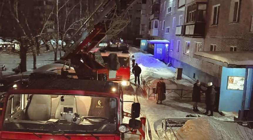Происшествия в Омске Омичи спасались бегством из жуткого пожара на Менделеева