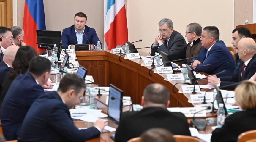 Омский губернатор Хоценко рассказал об итогах заседания инвесткомитета Омский губернатор Хоценко рассказал об итогах заседания инвесткомитета
