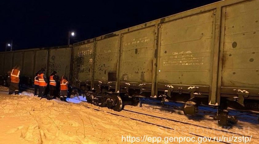 Происшествия в Омске В Омске четыре вагона поезда сошли с рельсов