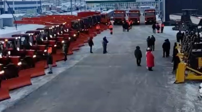 Общество Мэр Омска Шелест сообщил о покупке новой дорожной техники