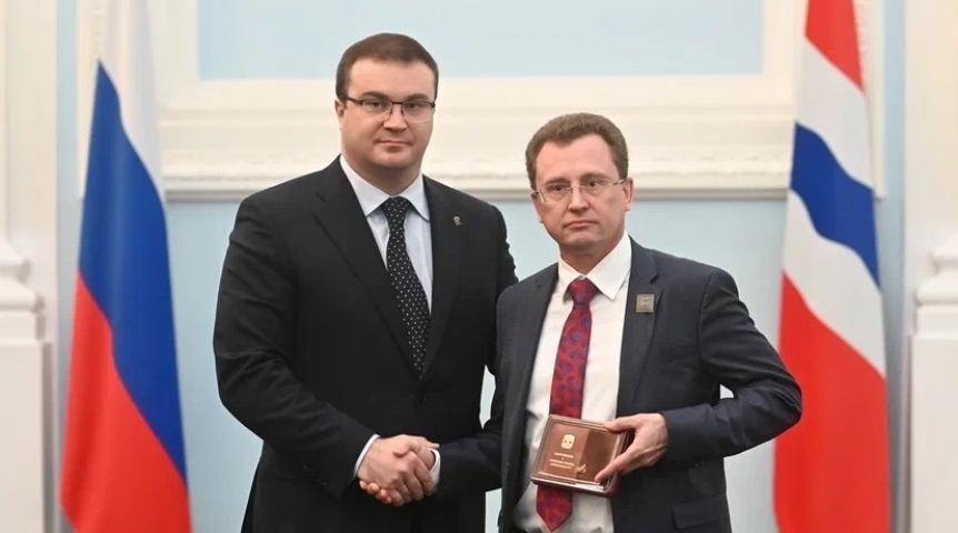 Общество Первый замминистра здравоохранения Омской области стал заслуженным работником региона