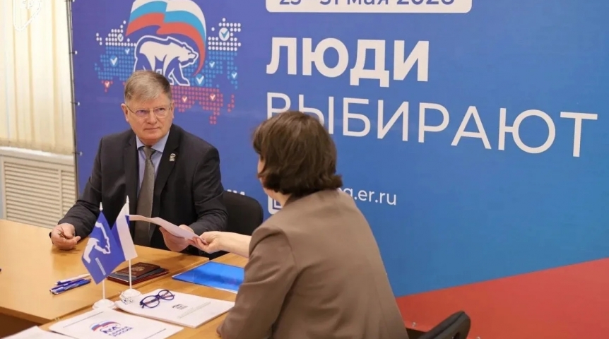Новости политики Спикер Омского горсовета Корбут подал заявку на выборы в Госдуму