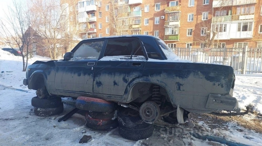 В Омске с апреля начнут увозить машины за долгую парковку В Омске с апреля начнут увозить машины за долгую парковку
