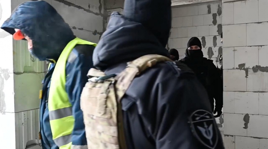 На Северном обходе в Омске поймали нелегальных дорожников На Северном обходе в Омске поймали нелегальных дорожников