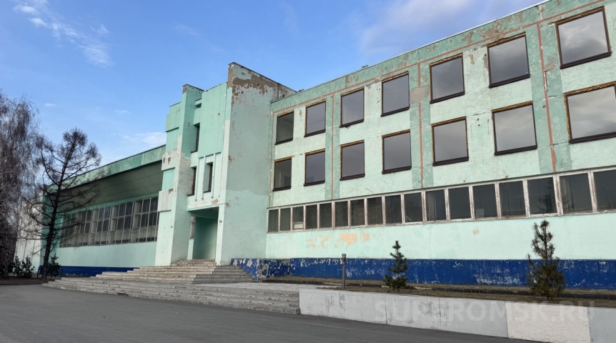 Бывший омский ДК «Шинник» продают с многомиллионной наценкой Бывший омский ДК «Шинник» продают с многомиллионной наценкой