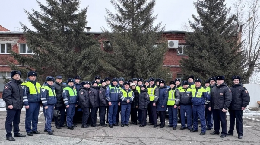 В Омске получили награды лучшие сотрудники ДПС В Омске получили награды лучшие сотрудники ДПС