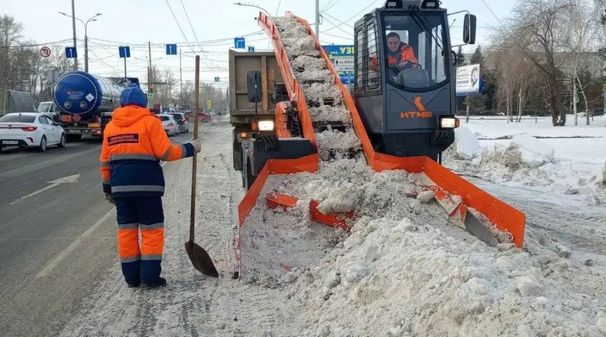 Мэр Шелест поручил омским дорожникам подготовиться к снежной метели Мэр Шелест поручил омским дорожникам подготовиться к снежной метели