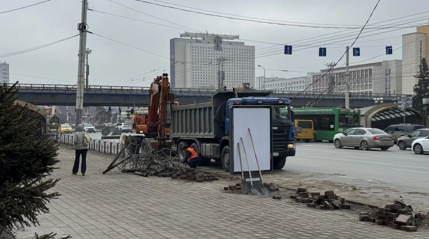На Красном Пути в центре Омска начались дорожные работы На Красном Пути в центре Омска начались дорожные работы