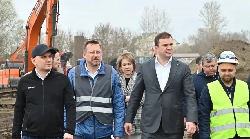 Губернатор Хоценко оценил ход благоустройства набережной Иртыша в районе Омской крепости Губернатор Хоценко оценил ход благоустройства набережной Иртыша в районе Омской крепости