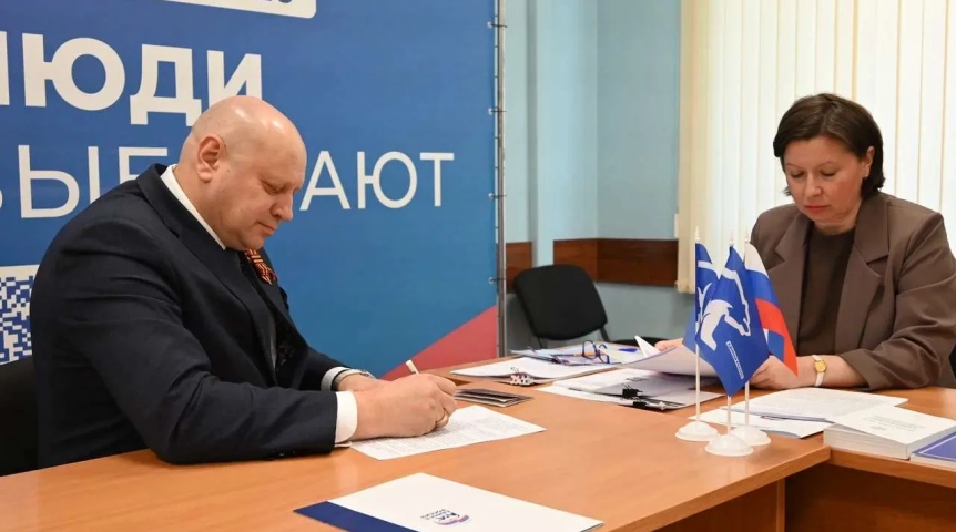 Новости политики Мэр Омска Шелест подал документы на предварительное голосование в Госдуму